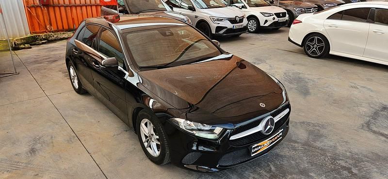 Usado Mercedes A180 Style 116 HP (85 kW) 2019 Preto Sedan