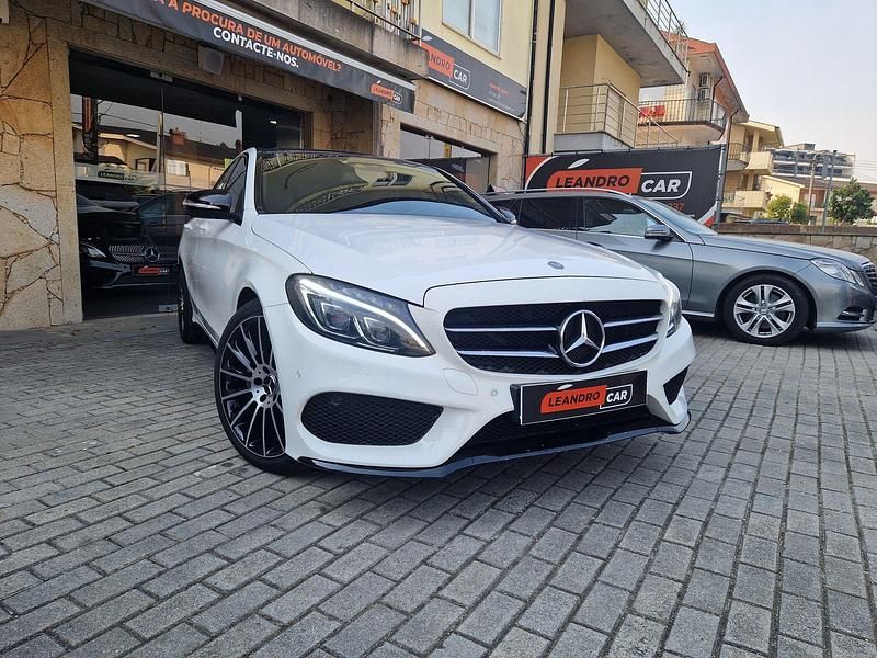 Branco Usado 2014 Mercedes C220 AMG line Sedan | € 20.990 - Imagem 1/4