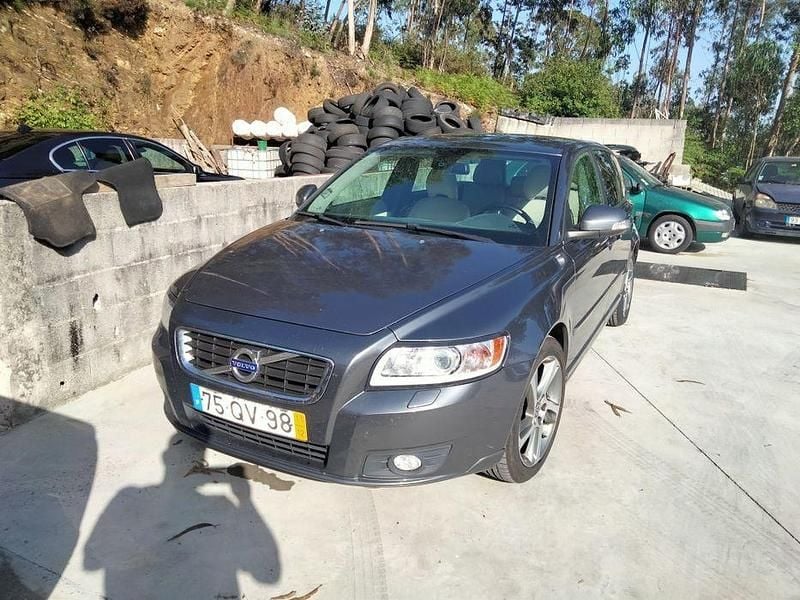 Usado 2011 Volvo V50 Summum Carrinha | € 6.500 (Preço justo) - Imagem 1/4