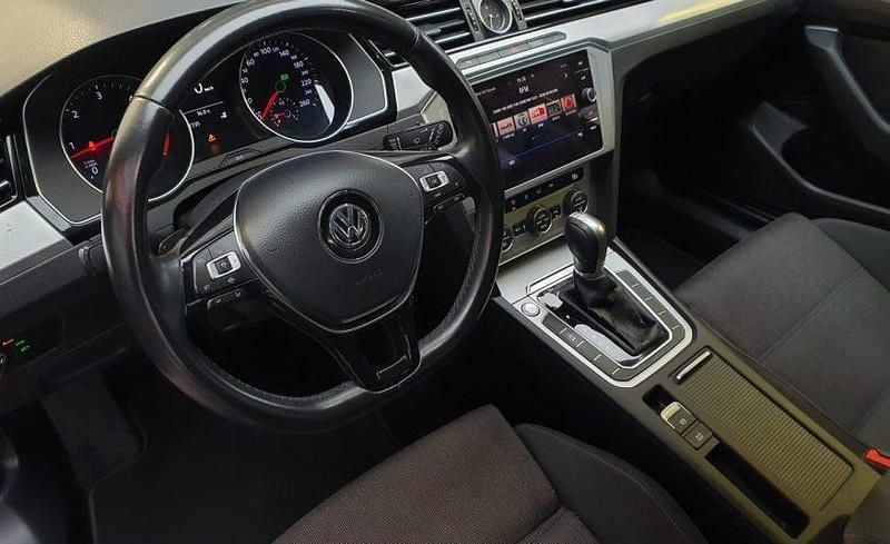 Usado VW Passat 150 HP (110 kW) 2019 Preto Carrinha