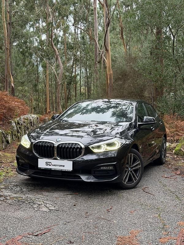 Preto Usado 2020 BMW 118 Sport Line Citadino | € 23.900 (Bom preço) - Imagem 1/4