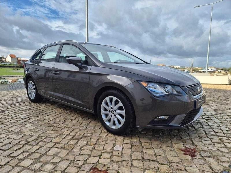 Antracite Usado 2017 Seat Leon ST Carrinha | € 11.490 (Bom preço) - Imagem 1/4