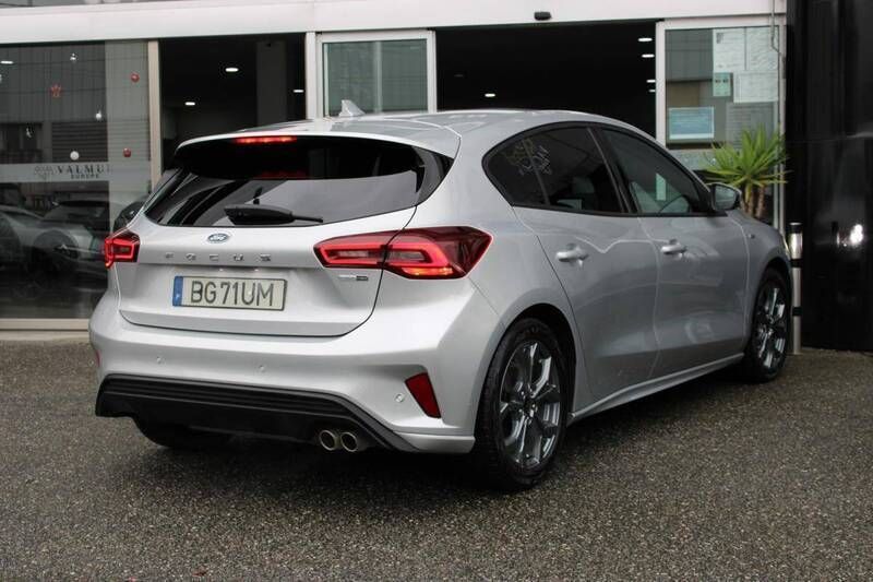 Usado Ford Focus ST-Line 125 HP (91 kW) 2024 Cinzento Citadino