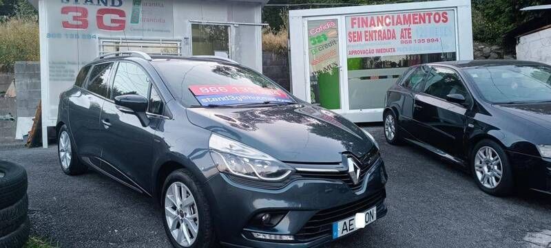 Cinzento Usado 2020 Renault Clio V Carrinha | € 11.500 (Preço justo) - Imagem 1/4