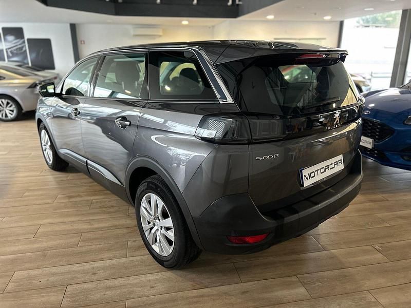 Usado Peugeot 5008 Allure 131 HP (96 kW) 2022 Cinza SUV