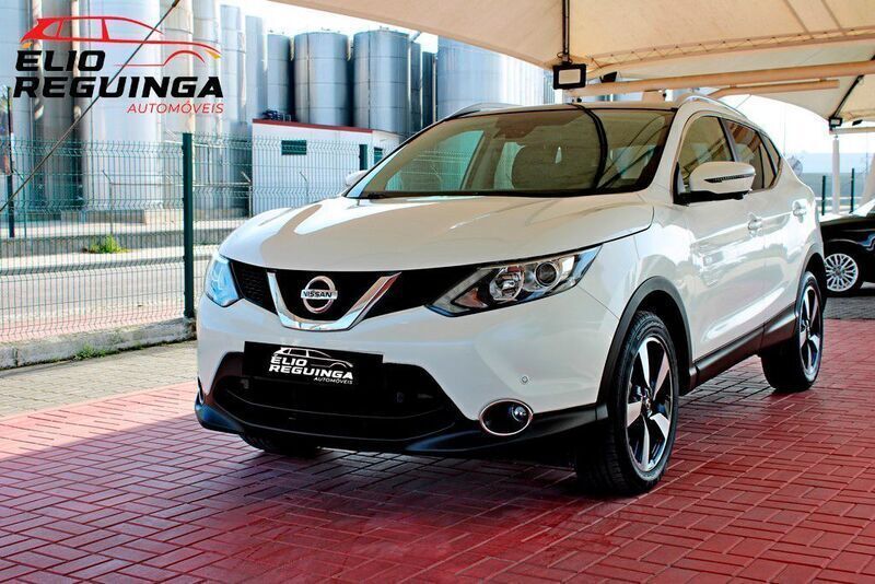 Branco Usado 2017 Nissan Qashqai N-Connecta SUV | € 18.900 (Preço elevado) - Imagem 1/4