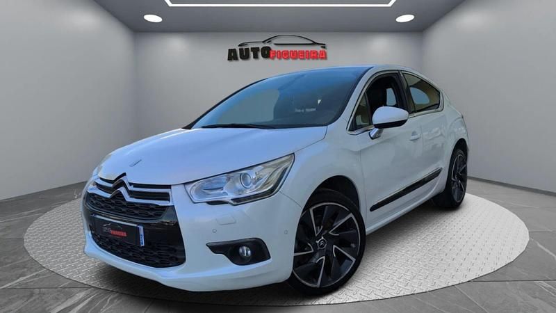 Branco Usado 2013 DS Automobiles DS4 Sport Chic | € 11.900 - Imagem 1/4