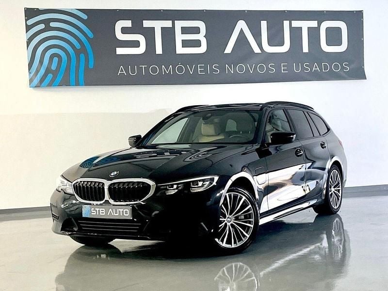 Preto Usado 2021 BMW 330e Carrinha | € 37.850 (Caro) - Imagem 1/4