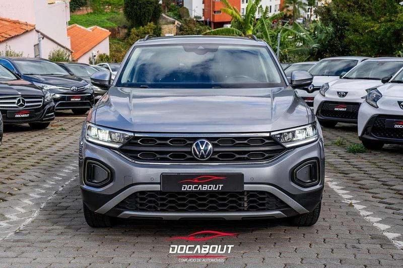 Cinzento Usado 2022 VW T-Roc SUV | € 21.950 (Preço justo) - Imagem 1/4