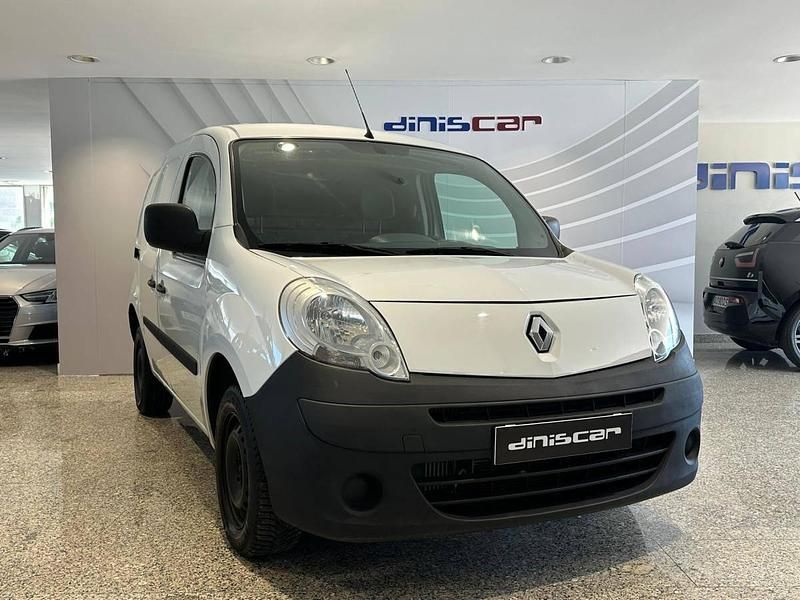Branco Usado 2010 Renault Kangoo Monovolume | € 7.900 (Caro) - Imagem 1/4