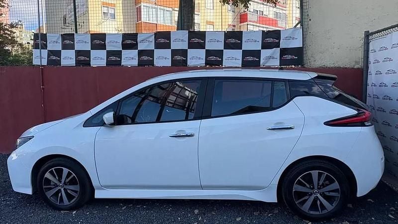Usado Nissan Leaf N-Connecta 110 kW (150 HP) 2021 Cinza antracite Citadino
