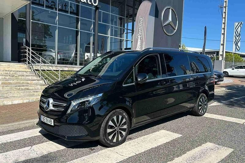 Preto Usado 2023 Mercedes V250 Avantgarde Monovolume | € 59.990 - Imagem 1/4