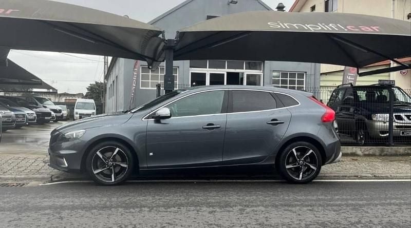 Cinzento Usado 2013 Volvo V40 Carrinha | € 15.900 (Caro) - Imagem 1/4