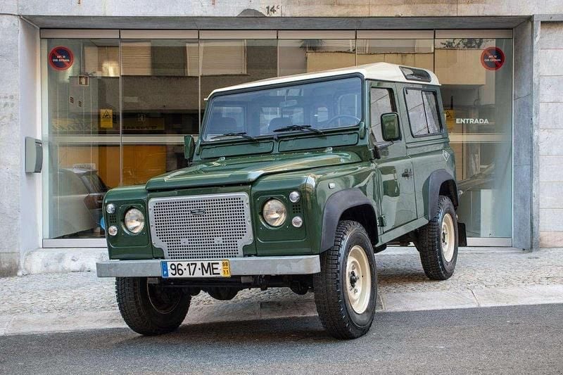 Verde Usado 1998 Land Rover Defender SUV | € 57.500 - Imagem 1/4