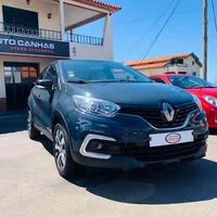 Azul Usado 2019 Renault Captur LIMITED SUV | € 18.600 (Caro) - Imagem 1/4