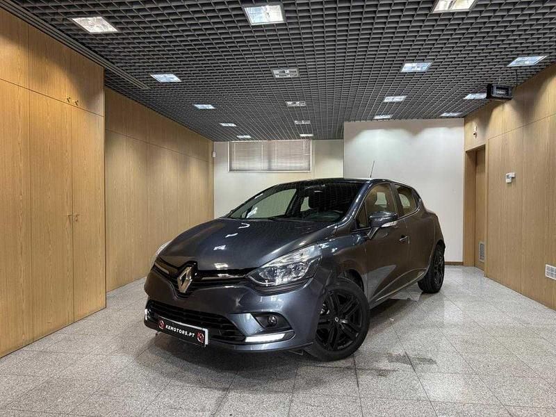 Cinzento Usado 2019 Renault Clio IV | € 10.900 (Preço justo) - Imagem 1/4