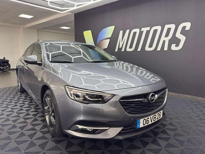 Usado Opel Insignia 136 HP (100 kW) 2018 Cinzento
