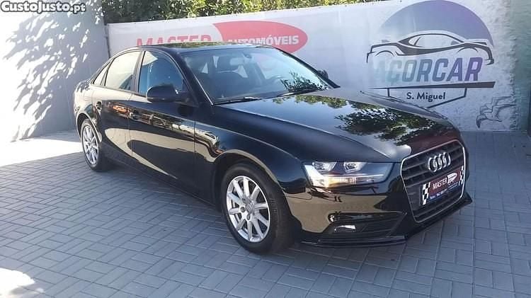 Usado Audi A4 Business 136 HP (100 kW) 2015 Preto Sedan