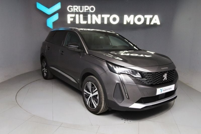 Cinzento Usado 2024 Peugeot 5008 Allure Monovolume | € 30.490 (Bom preço) - Imagem 1/1