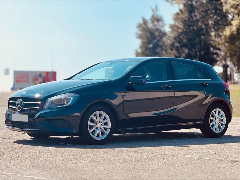 Usado 2013 Mercedes A180 Urban Sedan | € 13.000 (Bom preço) - Imagem 1/4