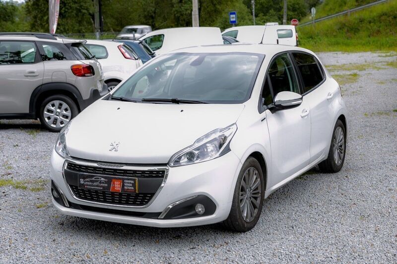 Branco Usado 2019 Peugeot 208 Allure Citadino | € 11.500 (Bom preço) - Imagem 1/2