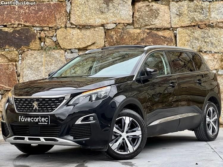 Usado Peugeot 5008 Allure 130 HP (95 kW) 2018 Preto SUV