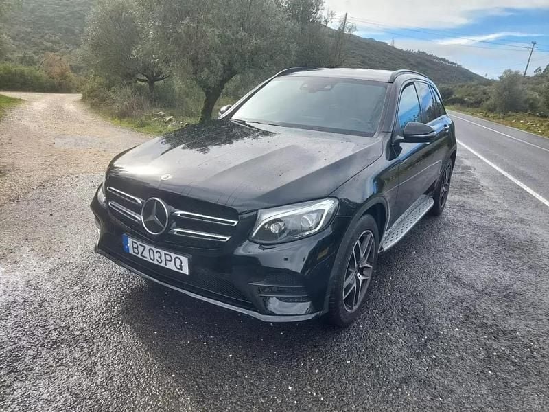 Preto Usado 2017 Mercedes GLC250 AMG line SUV | € 29.700 (Preço justo) - Imagem 1/4