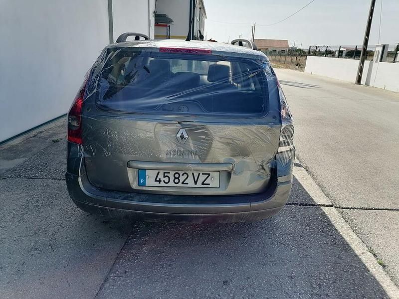 Usado 2004 Renault Mégane II Sedan | € 1.200 - Imagem 1/4