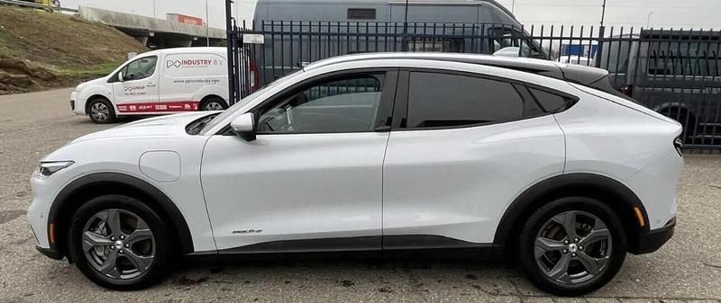 Usado Ford Mustang Mach-E 197 kW (269 HP) 2021 Branco SUV