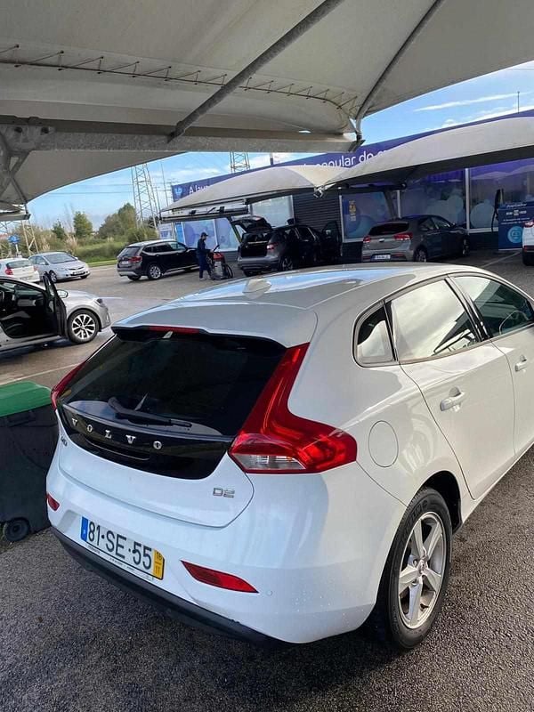 Usado Volvo V40 120 HP (88 kW) 2016 Branco Citadino