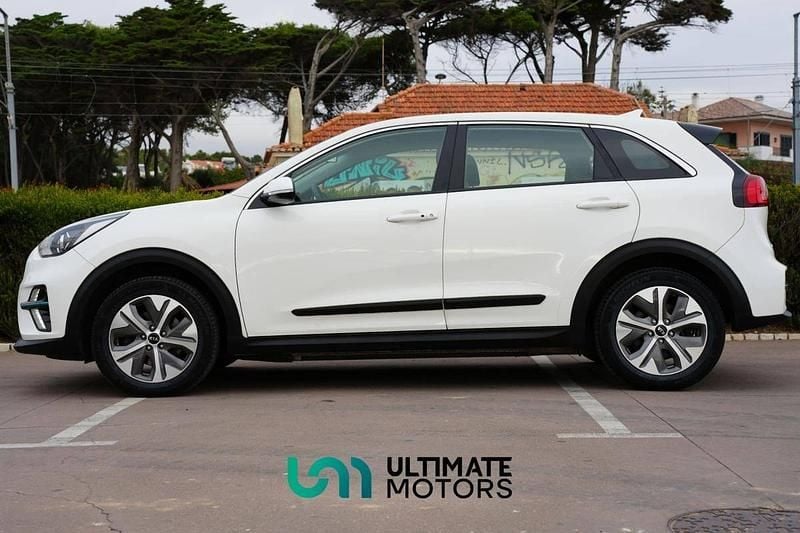 Usado Kia e-Niro 150 kW (204 HP) 2021 Branco SUV