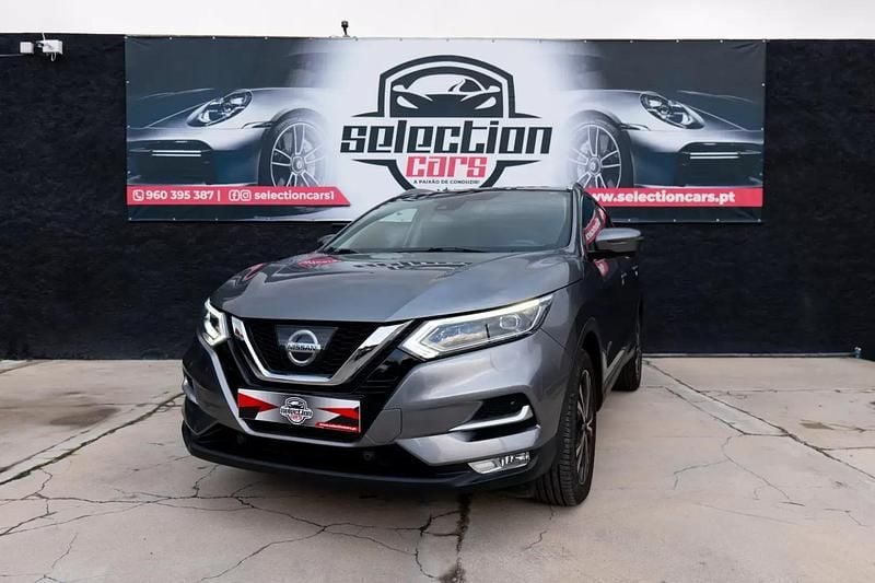 Usado Nissan Qashqai Premium Edition 110 HP (80 kW) 2018 Cinza escuro SUV