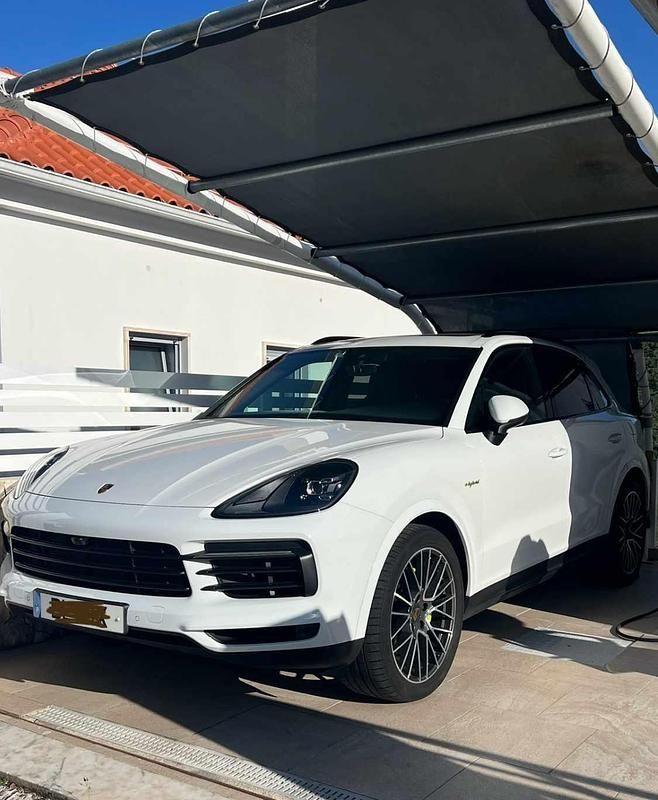 Branco Usado 2021 Porsche Cayenne SUV | € 75.900 - Imagem 1/4