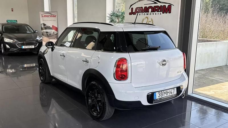 Usado Mini Cooper D Countryman 112 HP (82 kW) 2011 Branco glaciar SUV