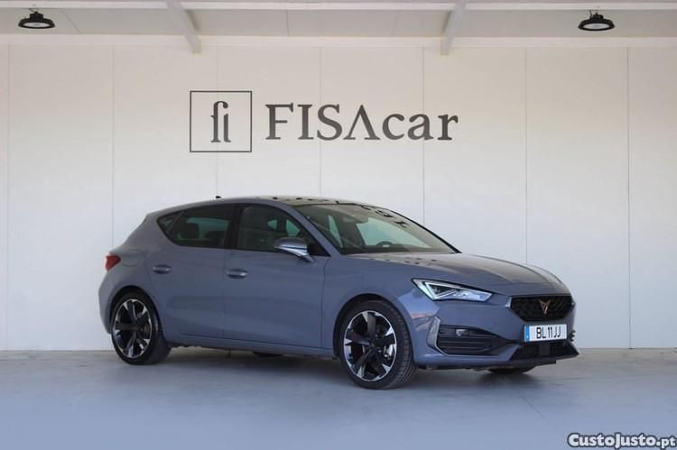 Cinza Usado 2024 Cupra Leon Citadino | € 29.990 - Imagem 1/1