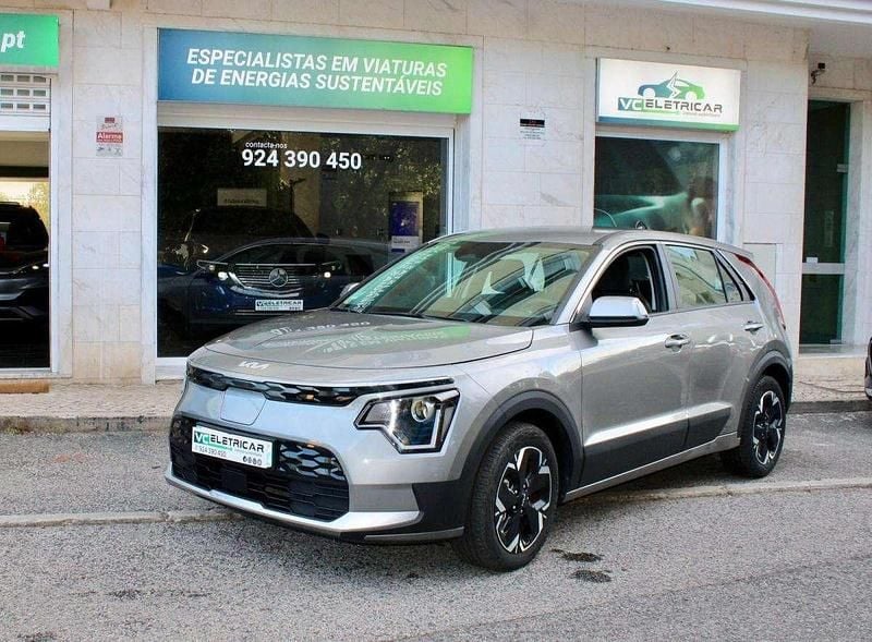 Cinza Usado 2023 Kia e-Niro Motion SUV | € 29.000 (Preço justo) - Imagem 1/4