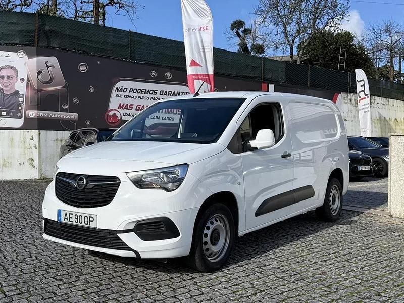 Branco Usado 2020 Opel Combo Enjoy Sedan | € 12.500 (Bom preço) - Imagem 1/4