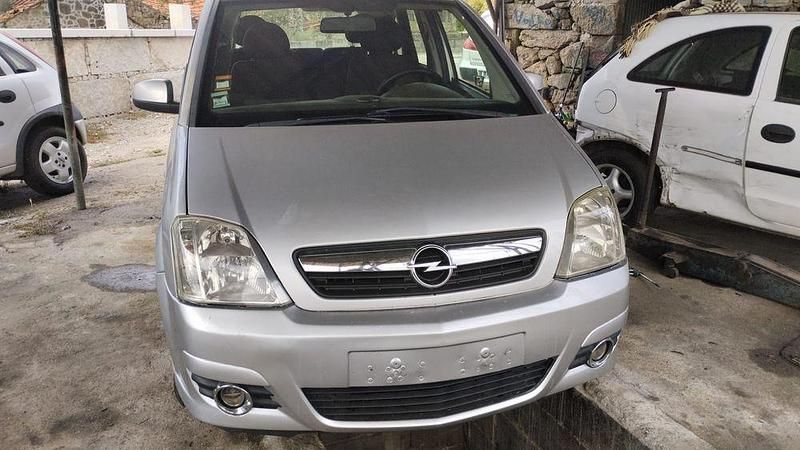 Usado 2007 Opel Meriva Monovolume | € 2.500 - Imagem 1/4