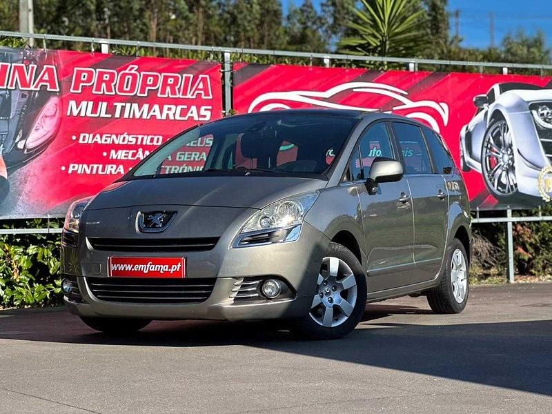 Cinza Usado 2010 Peugeot 5008 Access Monovolume | € 9.950 (Preço elevado) - Imagem 1/4