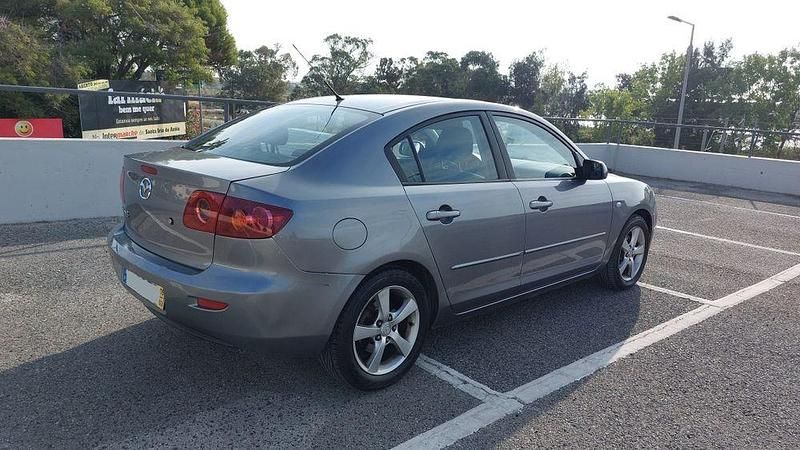 Usado Mazda 3 95 HP (69 kW) 2005 Sedan