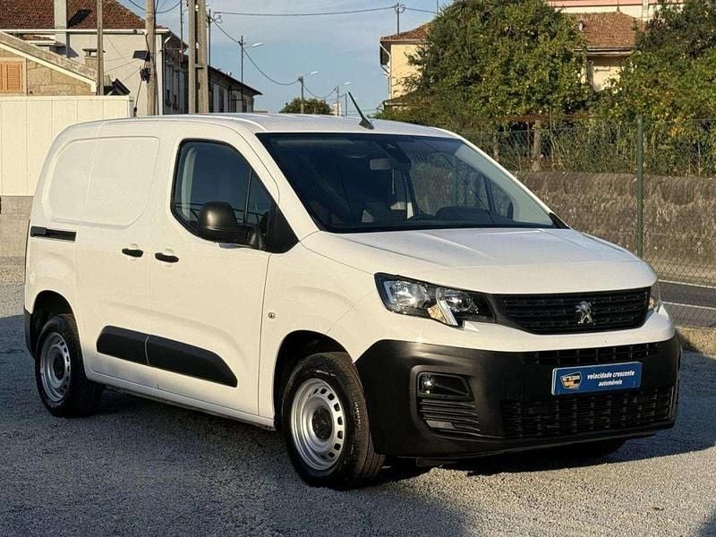 Branco Usado 2021 Peugeot Partner Monovolume | € 13.990 (Bom preço) - Imagem 1/4