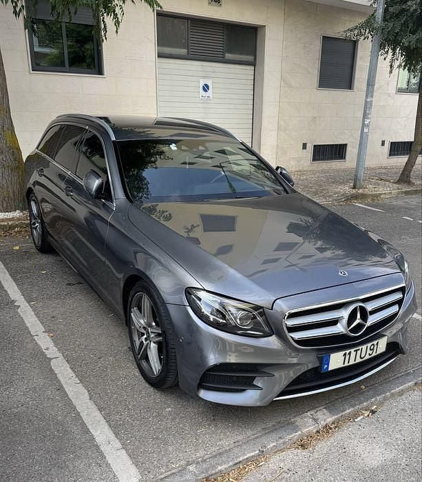 Usado 2017 Mercedes E220 Sedan | € 25.000 (Preço justo) - Imagem 1/4