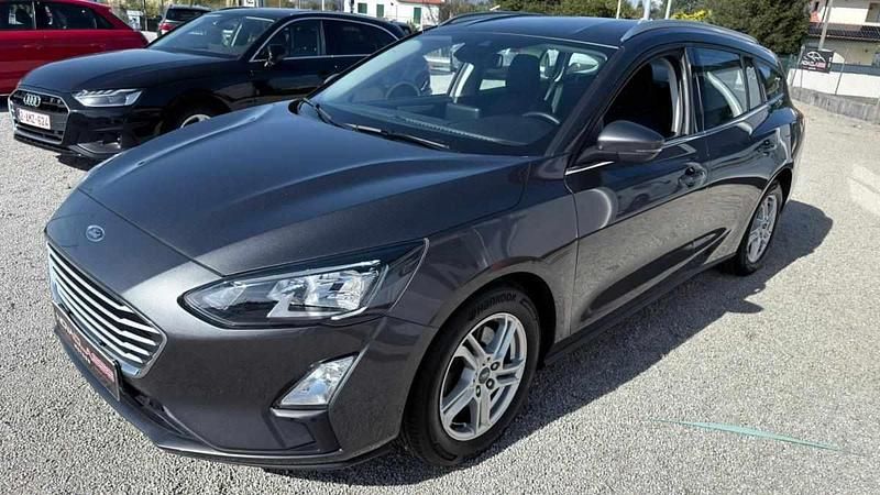 Usado Ford Focus 120 HP (88 kW) 2021 Cinzento Carrinha