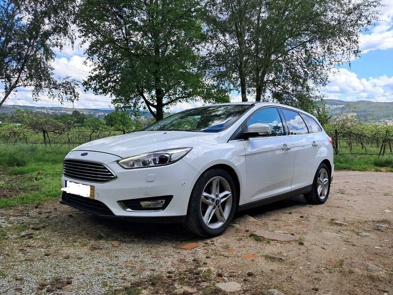 Branco Usado 2018 Ford Focus Sedan | € 12.000 (Super Preço) - Imagem 1/4