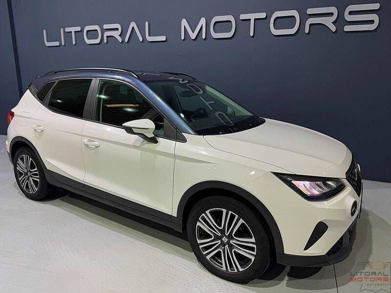 Branco Usado 2023 Seat Arona Xperience SUV | € 18.390 (Preço justo) - Imagem 1/3