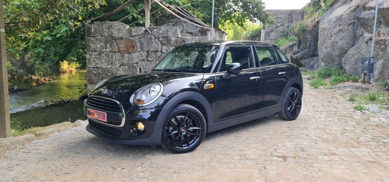 Preto Usado 2018 Mini One D Citadino | € 16.500 (Preço justo) - Imagem 1/4