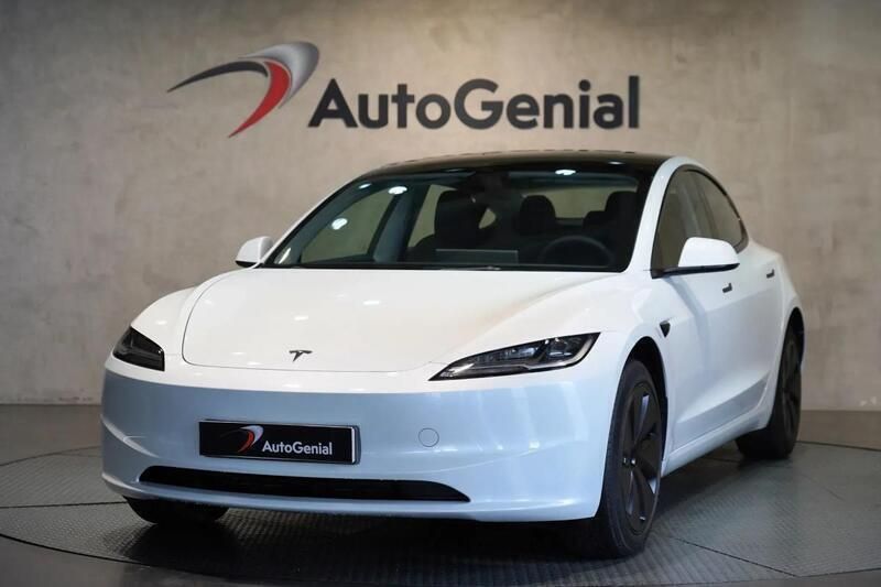 Branco Usado 2024 Tesla Model 3 Sedan | € 40.990 (Preço elevado) - Imagem 1/4