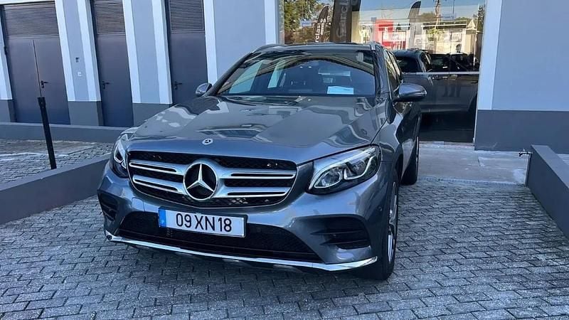 Cinza selenite Usado 2019 Mercedes GLC250 AMG SUV | € 38.900 (Bom preço) - Imagem 1/4