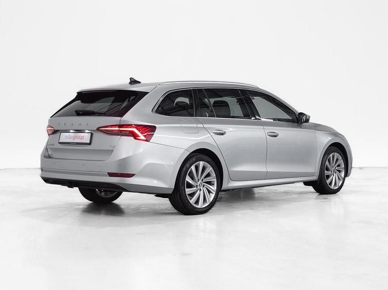 Usado Skoda Octavia 204 HP (150 kW) 2021 Cinzento Carrinha