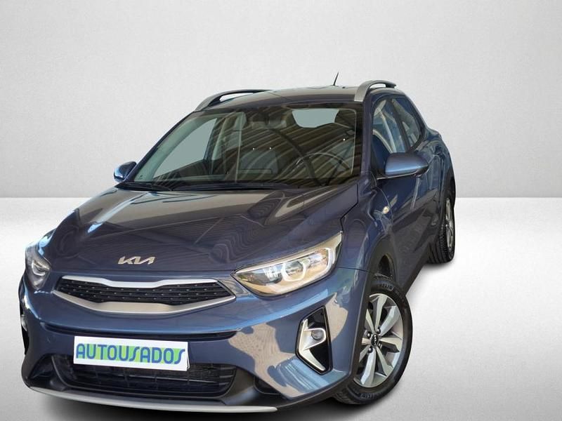 Azul Usado 2024 Kia Stonic SUV | € 17.490 (Preço justo) - Imagem 1/4